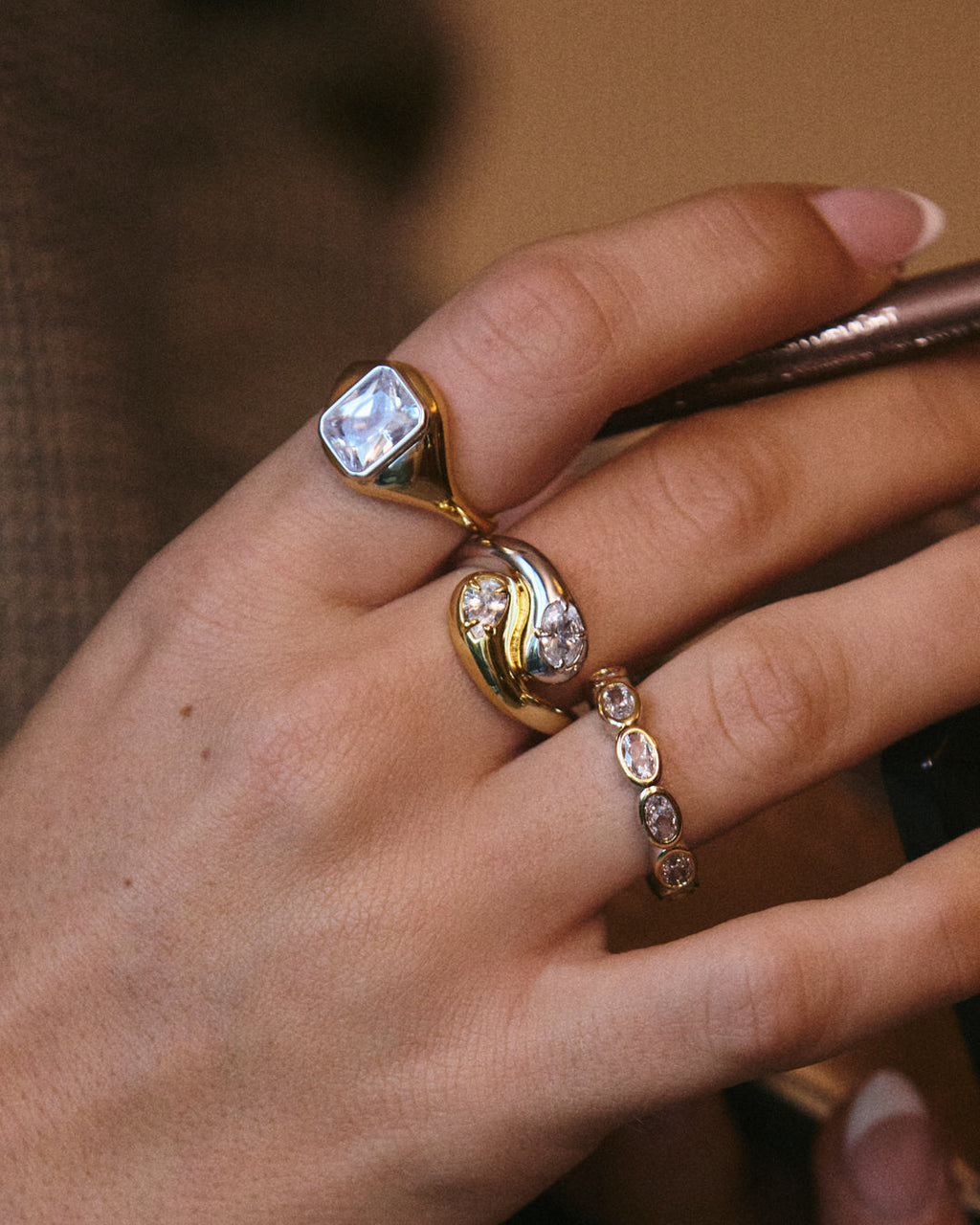 The Bianco Nero Interlock Ring