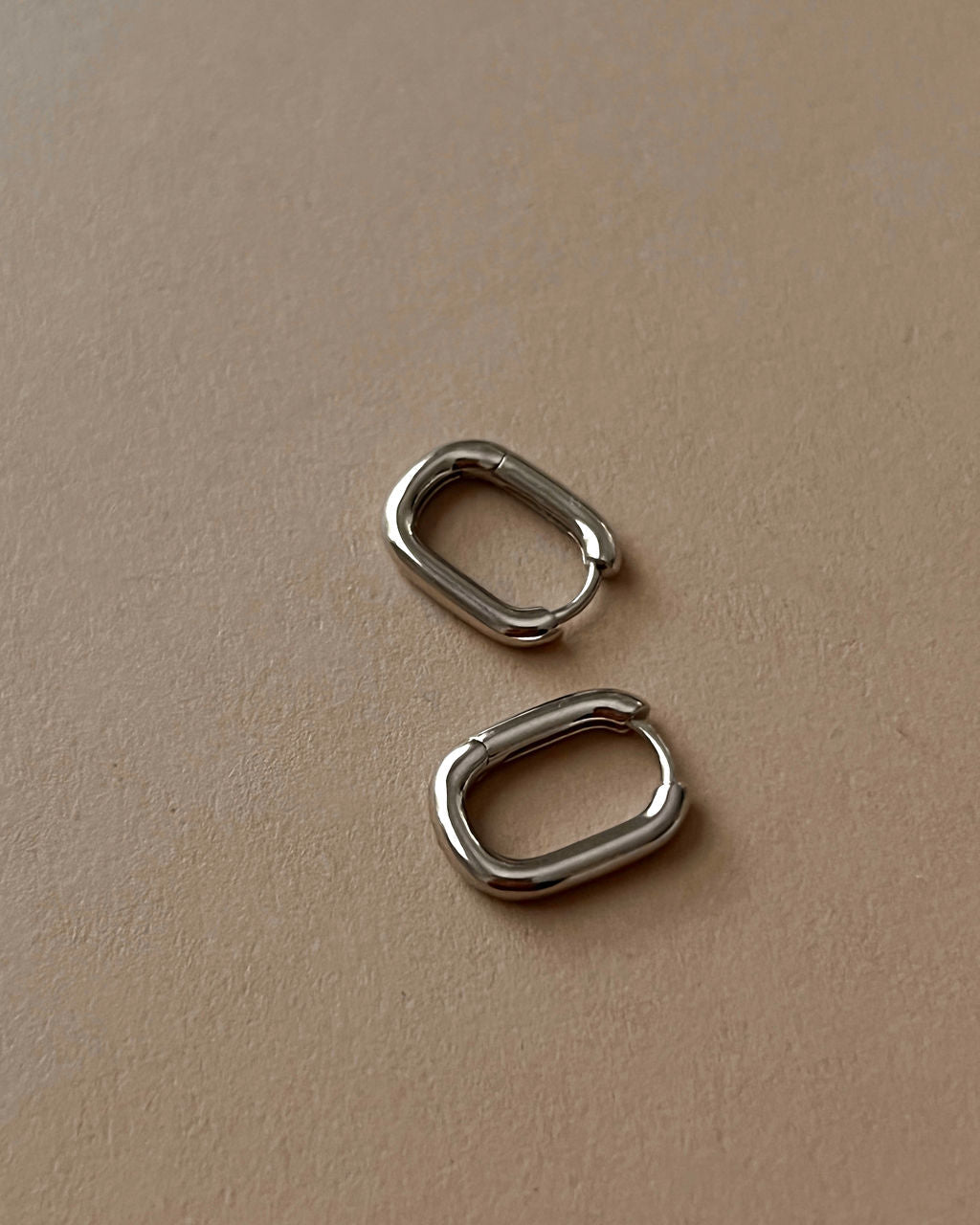 Chain Link Huggies- Silver (Ships Mid August)
