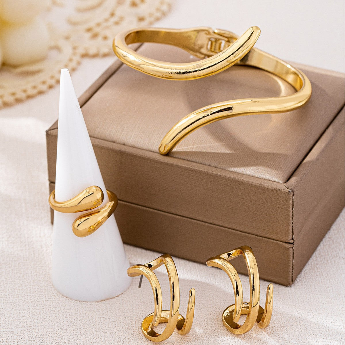 Personality Gold Geometric Irregular Serpentine Ear Jewelry Set